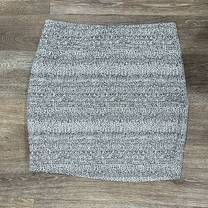Express NWT Black and White Skirt Size Small